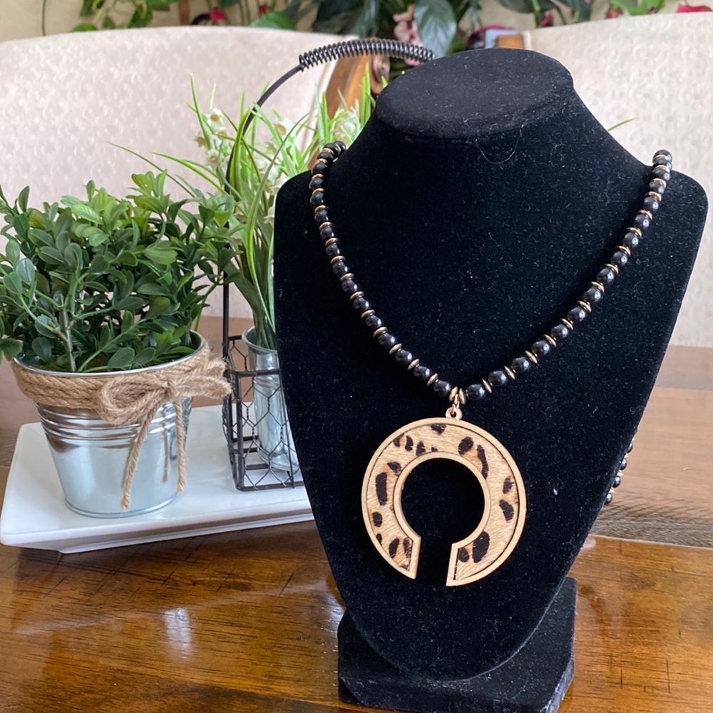 Cato Necklace